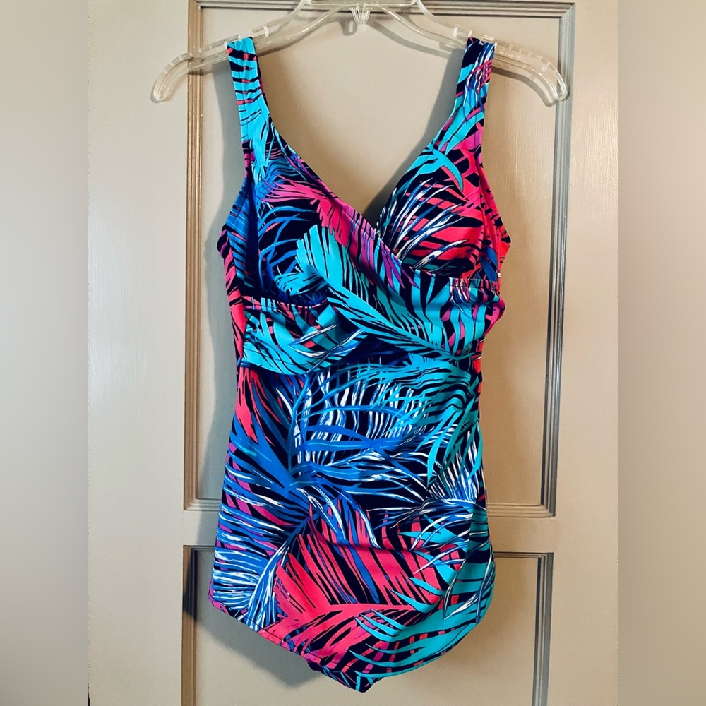 Croft & Barrow Size 8 Sarong Style Swimsuit